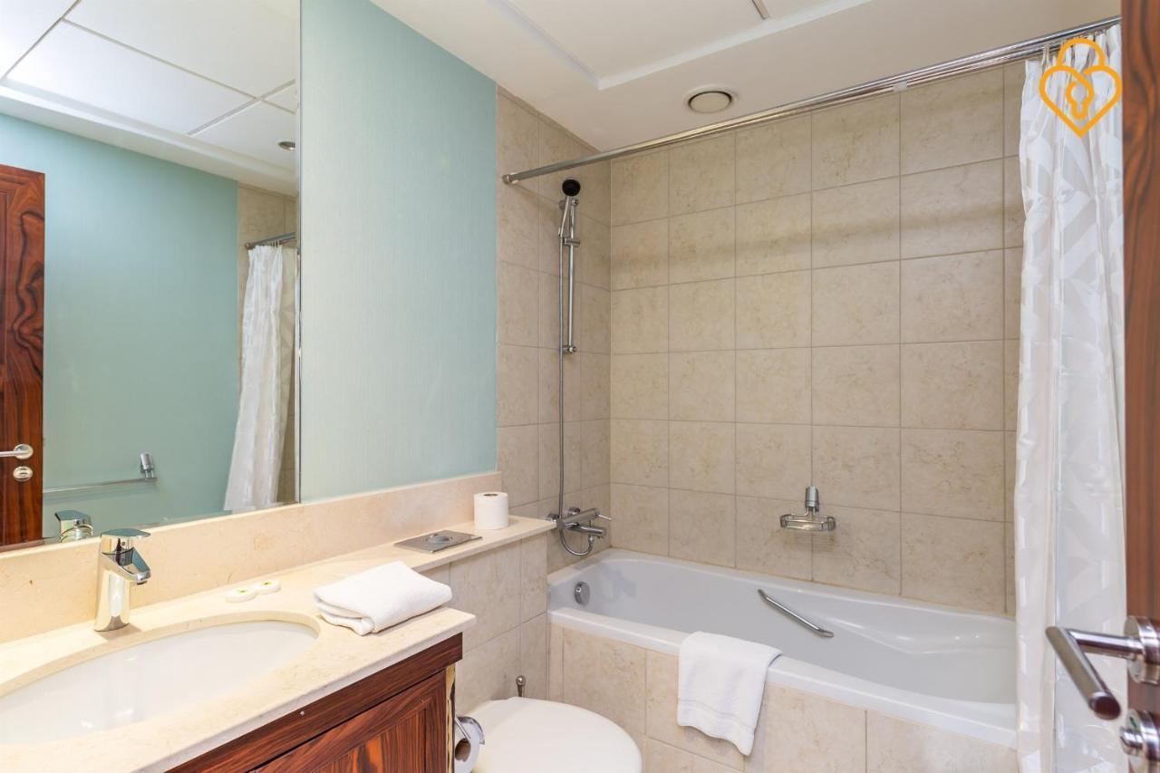 Keysplease Luxury 3 B/R Fountain View Apt, Downtown Dubai Apartment *